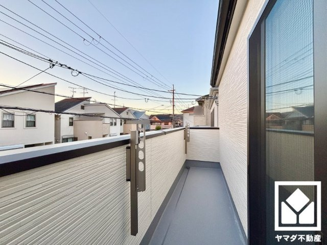 八幡市橋本平野山　2号棟のバルコニー