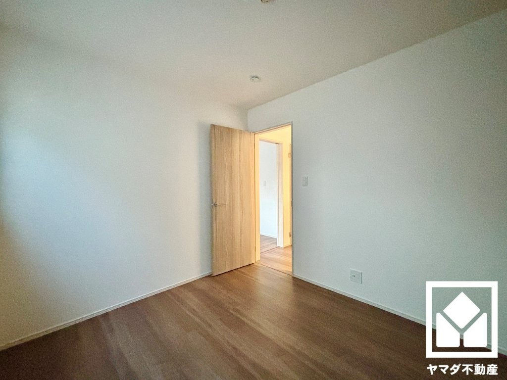 八幡市橋本平野山　2号棟の洋室