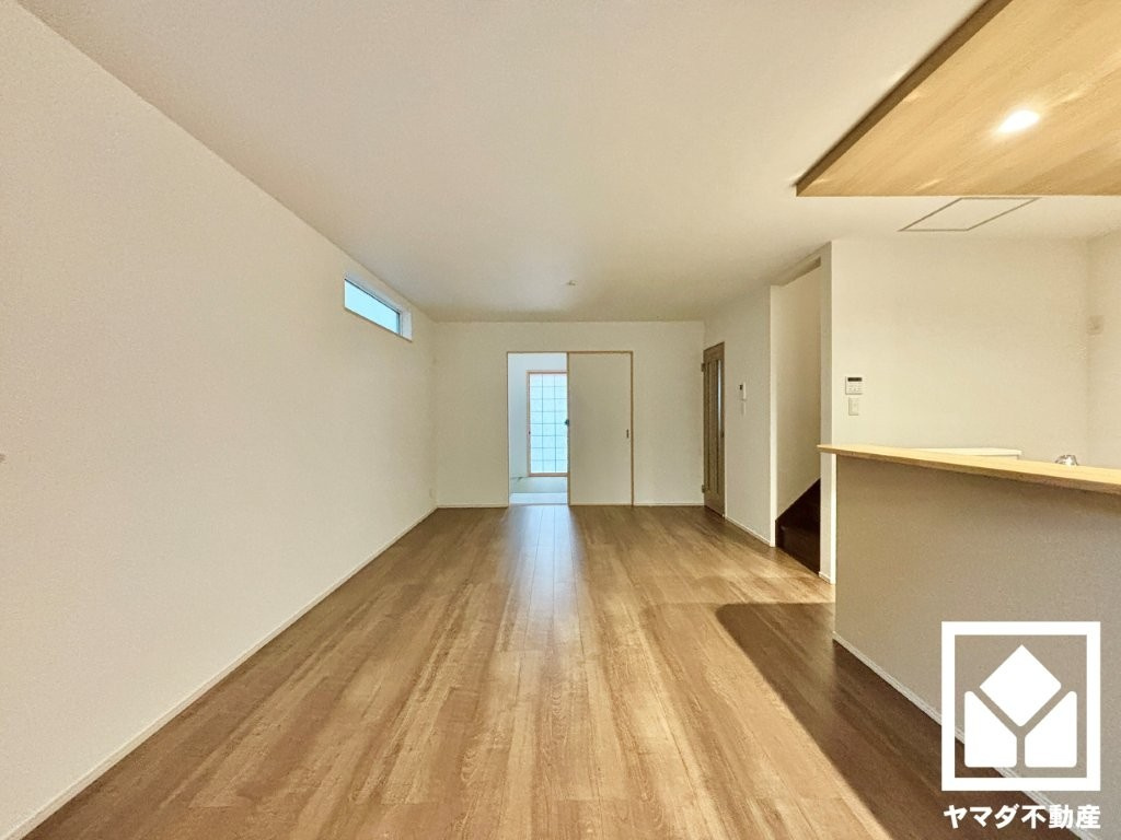 八幡市橋本平野山　2号棟の居間・リビング