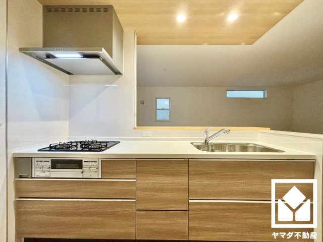 八幡市橋本平野山　2号棟のキッチン