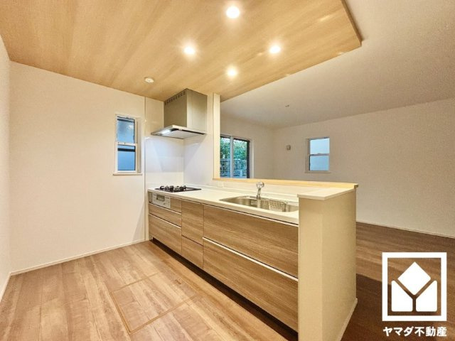 八幡市橋本平野山　2号棟のキッチン