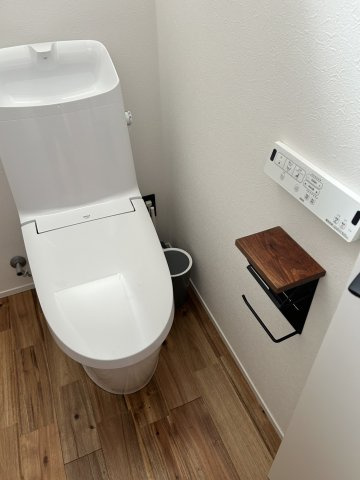 千石4丁目戸建のトイレ