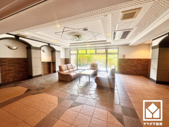 ライオンズマンション伏見のロビー