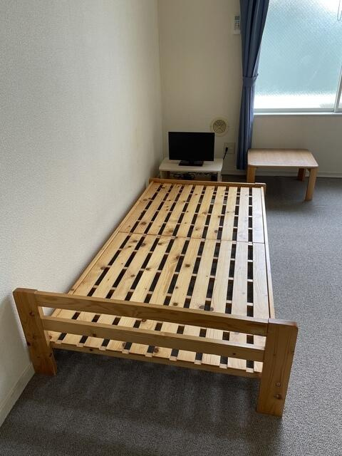 ベッドフレーム付きです♪