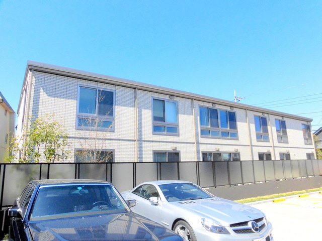 シェモア仙川弐番館の外観|★駐車場側が窓になり、日当たりを遮る障害物もありません★