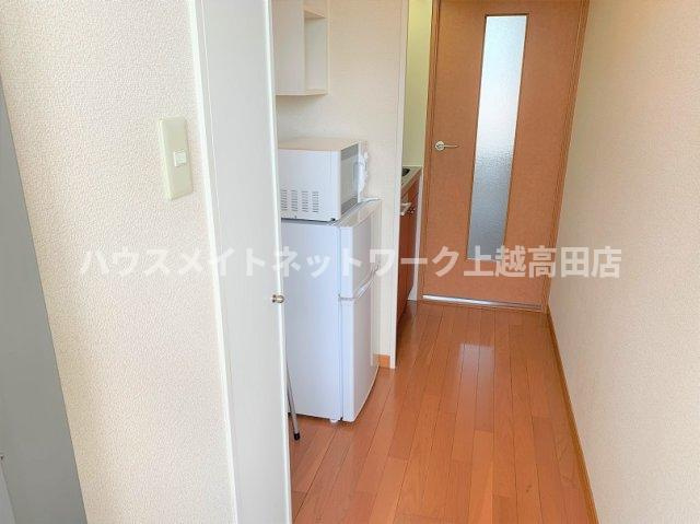 レオパレスフィオーレのキッチン|キッチン前