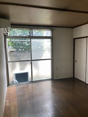 コーポヨネサクの居間・リビング