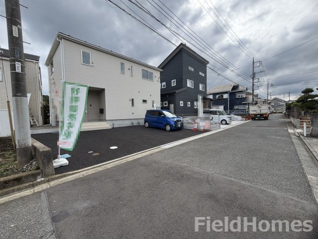 秦野市平沢新築戸建て　第17-1号棟の前面道路含む現地写真|前面道路含む現地写真です。
