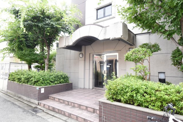 アーバンジャングルプレース174sのエントランス