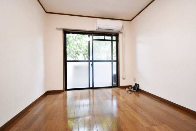 アーバンジャングルプレース174sの居間・リビング