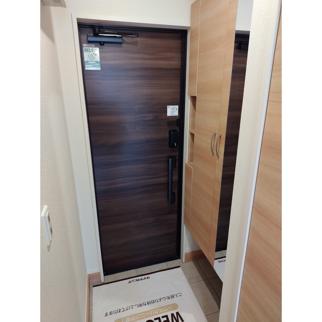 岐阜市宇佐南４丁目のアパートの玄関