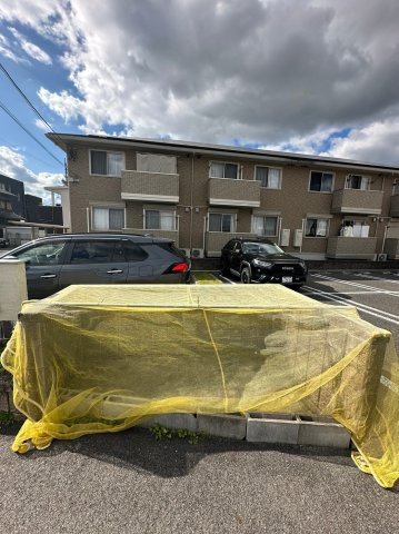 シャロンの駐車場
