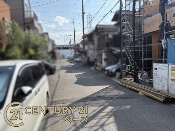 柏原市円明町 ／新築一戸建の前面道路含む現地写真|■現地撮影写真■スーパーなど商業施設が徒歩圏内に近接しています。