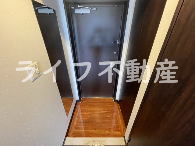 プレジオ布施EUROの玄関