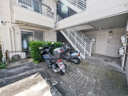 キャピタルDのエントランス