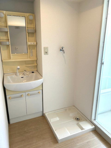 八木興産ビルの洗面所