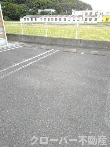 カサデルソレアードの駐車場