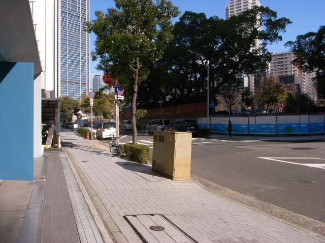 港都ビルの周辺