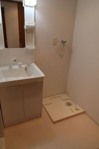 DAIWAマンションの洗面所|忙しい朝には欠かせない洗面所です