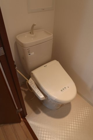 DAIWAマンションのトイレ|ゆったりとした空間のトイレです