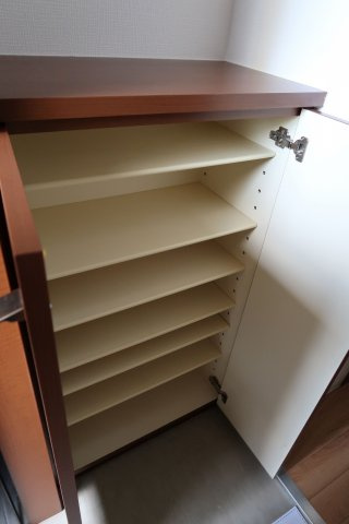 DAIWAマンションの玄関|十分な収納スペースがあります