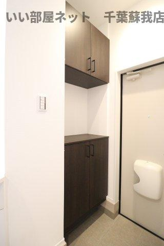 パステール・グランおゆみ野の玄関|収納もある玄関です