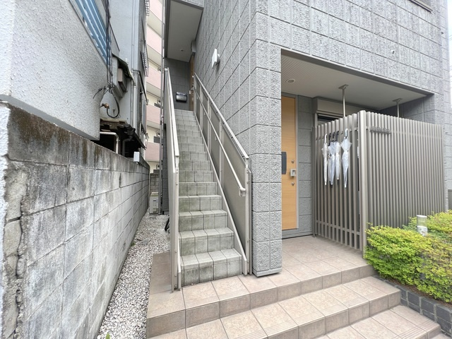 Ａｐａｒｔｍｅｎｔ８８４のエントランス|★エントランス★
