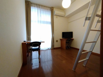 【居間・リビング】 | レオパレスアネックスグランドゥール | 2・3階は絨毯仕様