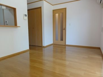 【居間・リビング】 | グランデ・カーサⅡ | こちらの居間で趣味の時間をお楽しみください