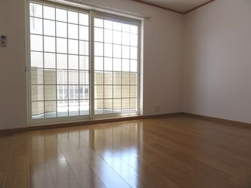 【居間・リビング】 | グランデ・カーサⅡ | こちらのリビングで趣味の時間をお楽しみください