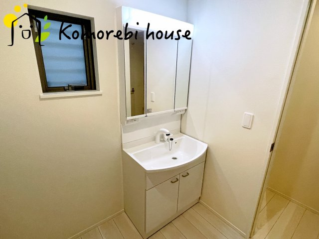 さいたま市北区宮原町　第1期　戸建て　リナージュ　01の独立洗面台|7/22　撮影