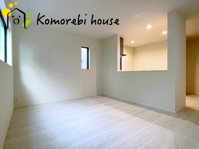 さいたま市北区宮原町　第1期　戸建て　リナージュ　01の居間・リビング|7/22　撮影