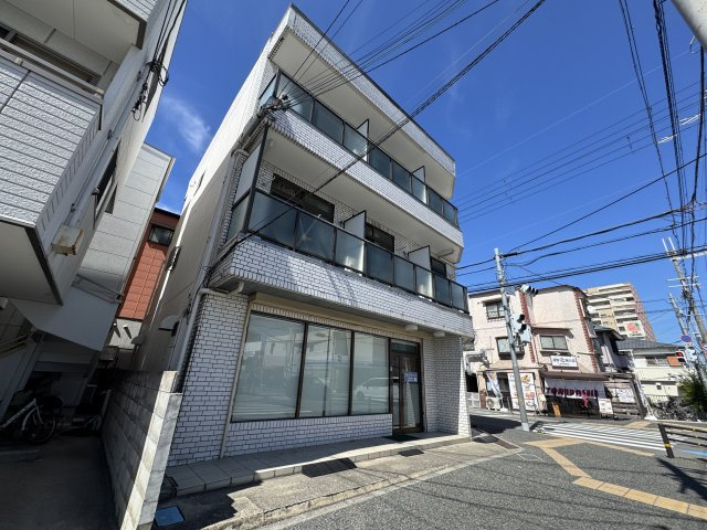 クレール服部の外観