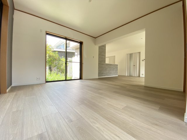 梅美台５丁目　リノベーション住宅の居間・リビング|こちらの居間で趣味の時間をお楽しみください