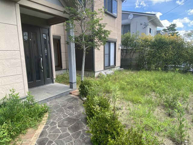 梅美台５丁目　リノベーション住宅の庭|お庭も活用できます