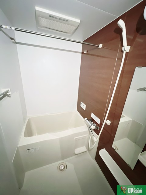 グランドスウェル－Ｂ（Ｇｒａｎｄ　Ｓｗｅｌｌ－Ｂ）の浴室