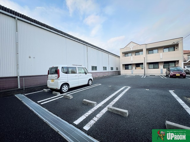 グランドスウェル－Ｂ（Ｇｒａｎｄ　Ｓｗｅｌｌ－Ｂ）の駐車場