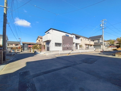 【前面道路含む現地写真】 | 岡崎市寿町1期　1号棟