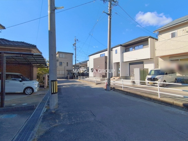 【前面道路含む現地写真】の画像