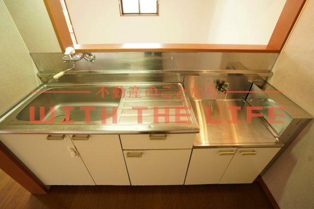 和楽園ハイツ壱番館【キャッシュバック対象物件】のキッチン|きれいなキッチンです