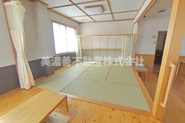 ６５６９７　関市下有知店舗・事務所の内装