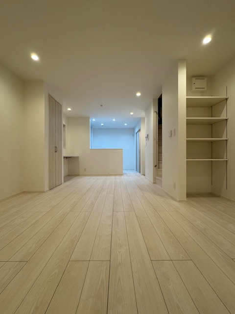 東区筒井3丁目戸建の居間・リビング