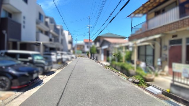 尼崎市上坂部　中古戸建の前面道路含む現地写真