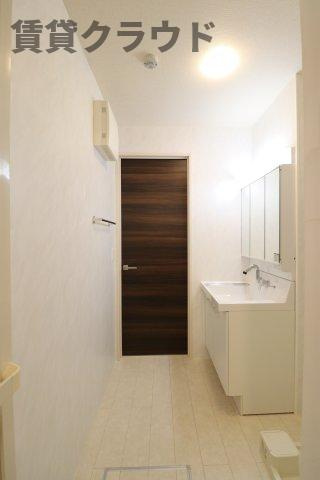 レイワンＢの洗面所|洗面所です