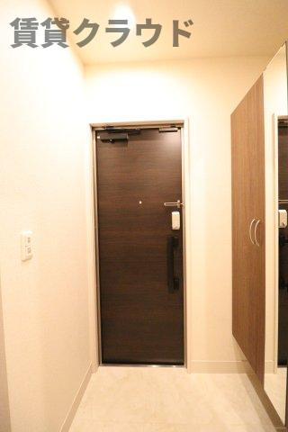 レイワンＢの玄関|明るい玄関です