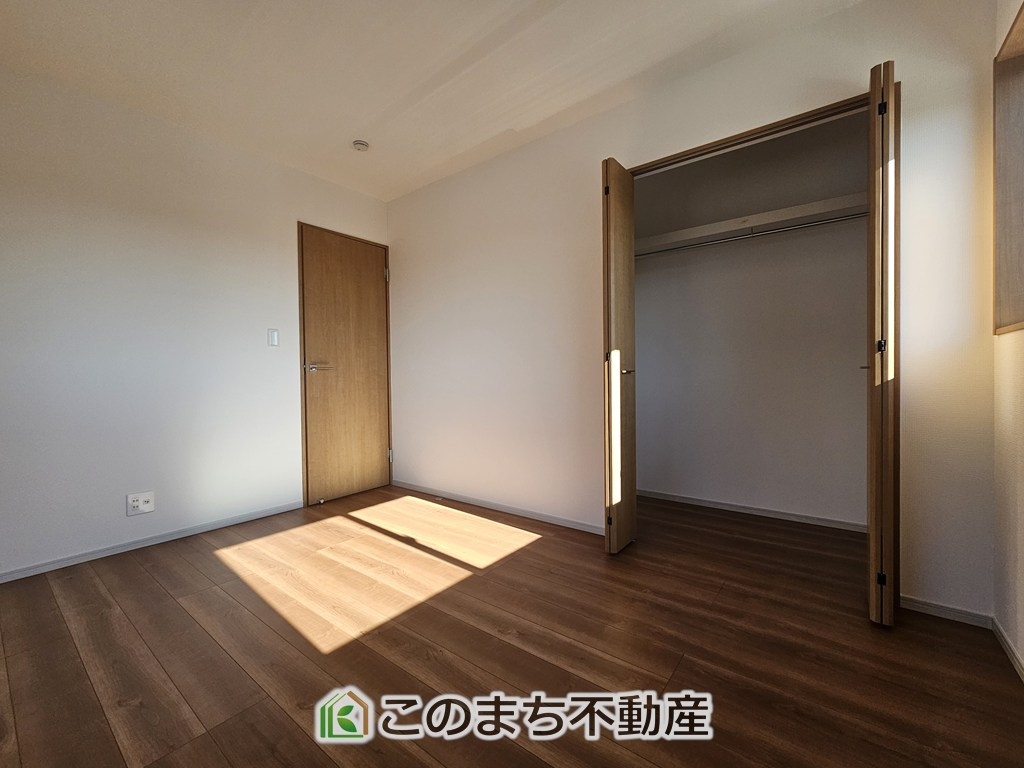 いろどりアイタウン栃木市平柳町3丁目22-P2の収納|各居室に収納付で住みやすさにこだわっています♪