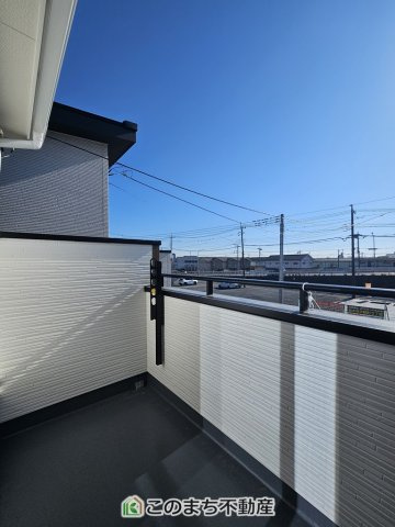 いろどりアイタウン栃木市平柳町3丁目22-P2のバルコニー|南向きの大型バルコニーは陽当り良好で、たっぷりのお洗濯物もよく乾きます！
