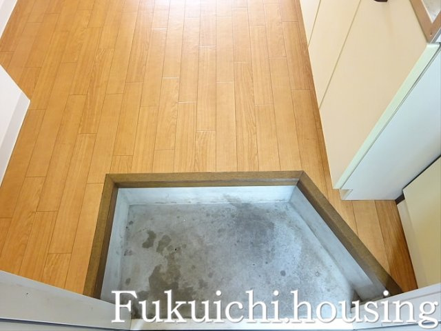 イーグルズ・ネストの玄関