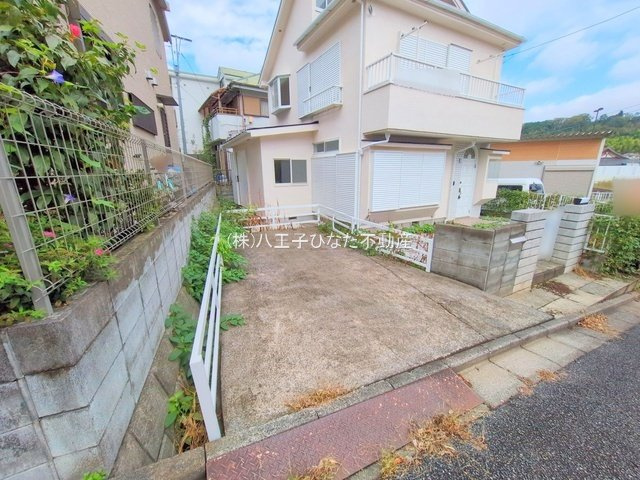 祝成約　八王子市　加住町　中古戸建の駐車場|～仲介手数料無料☆八王子ひなた不動産～八王子市加住町　中古戸建