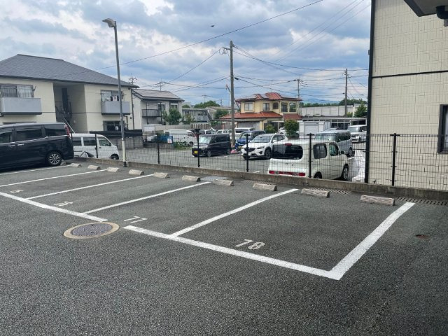 パレスト光の森ソラリスの駐車場